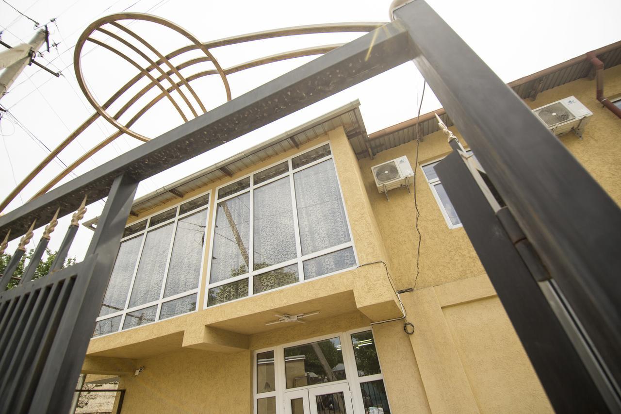 Hostel ESAL Osch Exterior foto